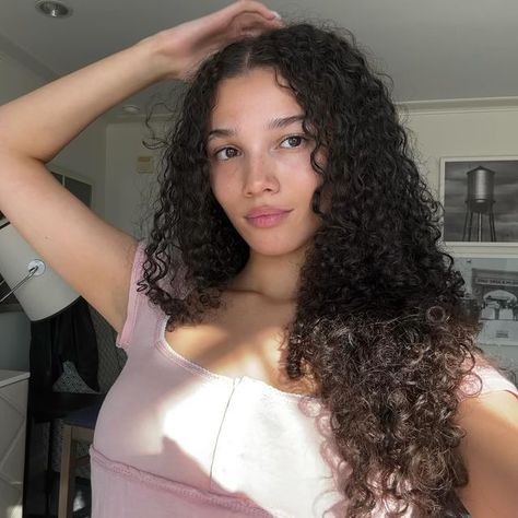 3,995 likes, 161 comments - maliabakermsb on July 20, 2024: "Very thankful". Malia Baker Aesthetic, Malia Baker, Olivia Baker, Curly Hair Inspiration, Long Curly Hair, Curly Girl, Fav Celebs, Descendants, Gelato