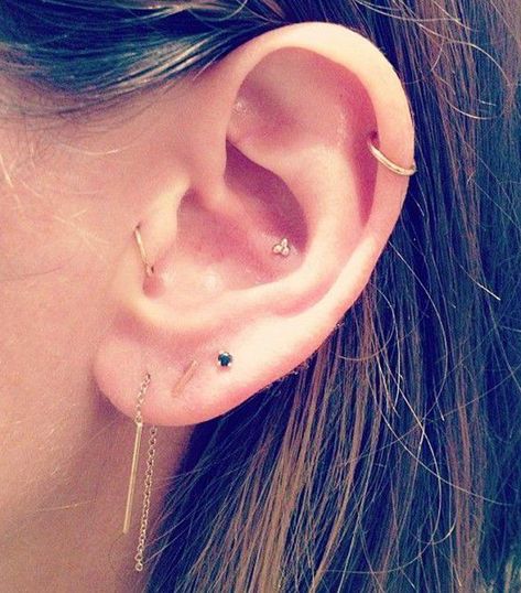 Constellation Piercings, Multiple Ear Piercing, Cool Ear Piercings, Multiple Earrings, Multiple Ear Piercings, Cute Piercings, Tattoo Feminina, Tiny Earrings, Tragus Piercings