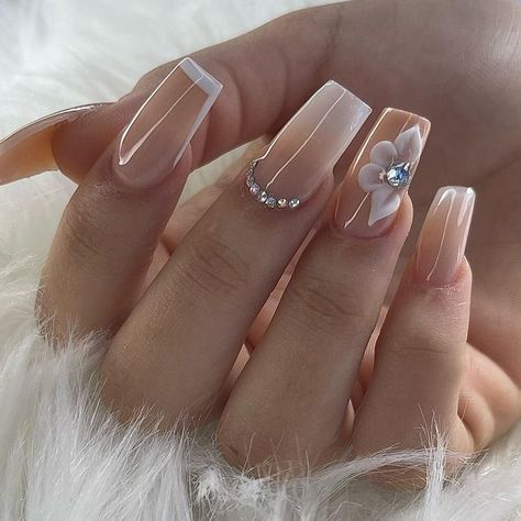 Melissa on Instagram: "🤍" Girly Acrylic Nails, Beautiful Nail Designs, Matte Nails, Flower Nails, Cute Acrylic Nails, Black Nails, Wedding Nails, Beautiful Nails, Cute Nails