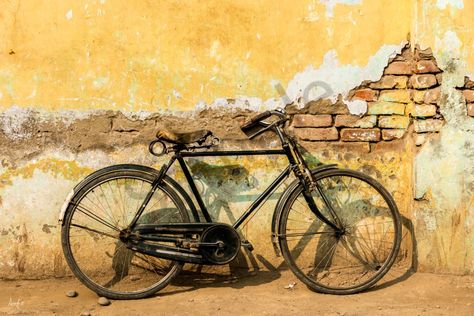 Canvas Art Painting Acrylic, Watercolor Scenery, Art Deco Paintings, Concept Art Tutorial, Urdu Stories, Old Bicycle, Watercolor Architecture, Fine Art Landscape Photography, Canvas Drawings