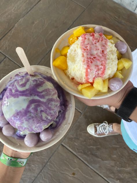 Italian Shaved Ice, Shaved Ice Cream, Hawaiian Shaved Ice Recipe, Hawaiian Shaved Ice Syrup Recipe, Hawaiian Ice Cream, Hawaii Shaved Ice Aesthetic, Hawaii Desserts, Snowie Shaved Ice, Shave Ice Hawaii