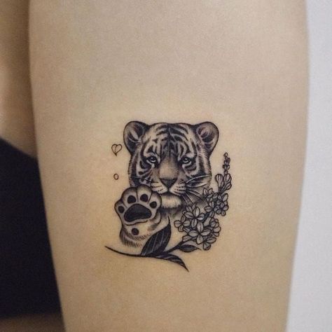 Unique Tiger Tattoos For Women, Cute Tiger Tattoo For Women, Tattoo Ideas Tiger Women, Small Tiger Tattoo For Women Simple, Small Tiger Tattoo Men, Tiger Tatoos Small, Mini Tiger Tattoo, Small Tiger Tattoo For Women, Tiger And Butterfly Tattoo