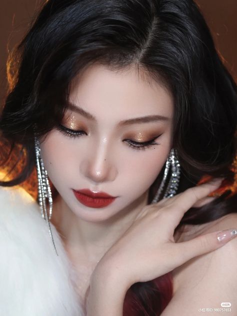 Crazy Rich Asians Makeup, Mafia Wife Makeup, Old Hollywood Makeup, Mob Wife Makeup, Pageant Makeup, Ball Makeup, Hollywood Makeup, Flower Makeup, Red Makeup