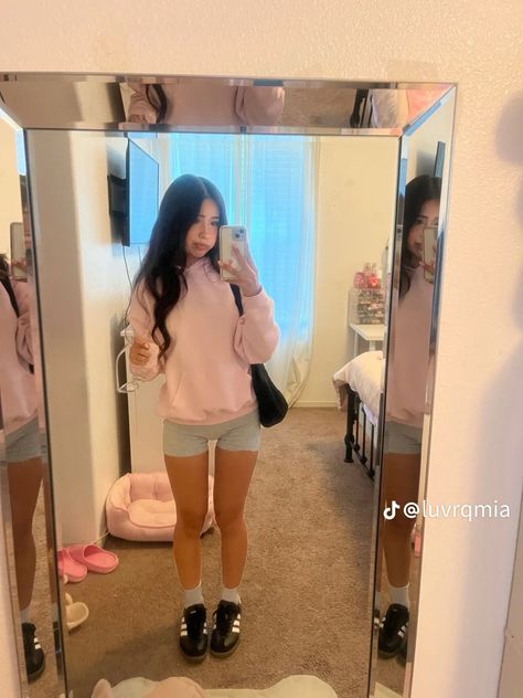 Soft Color Outfits, Cute Latina Outfits, Latina Outfits, Latina Fashion Outfits, Florida Style, Outfit Inspo Casual, Cute Lazy Day Outfits, Lazy Day Outfits, School Fits