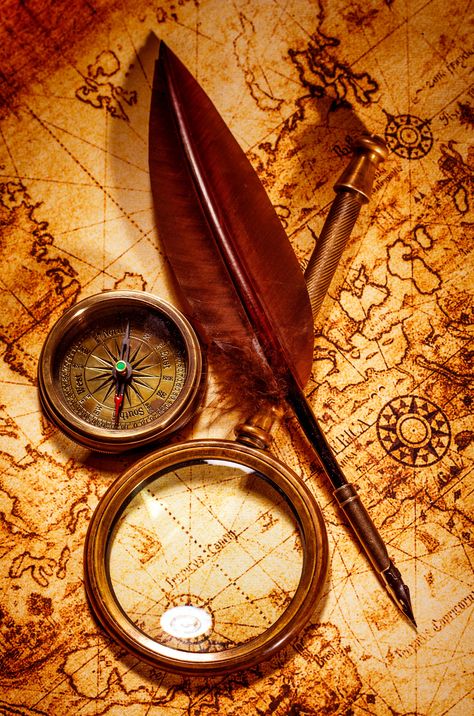 Ancient World Maps, Sejarah Kuno, Navi A Vela, غلاف الكتاب, Map Compass, Samoan Tattoo, Quill Pen, A Compass, Old Maps