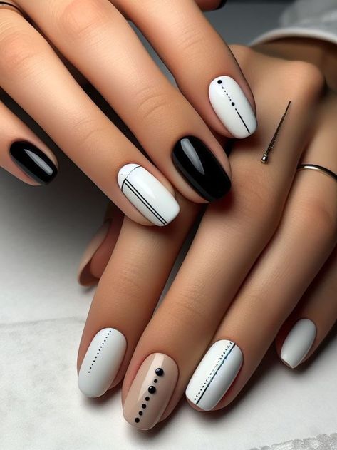 Black And White Shirt Nails, Black Nails With White Design, Short Nails For Work, Black And White Short Nails, White Spring Nails, Nails Lines, Black And White Nail Design, Sqaure Nails, White Nail Design