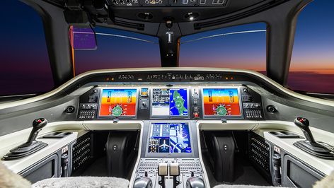 Embraer’s Praetor 600 Could Be the Best Super-Midsize Jet Ever Made – Robb Report Jet Cockpit, Apocalyptic Car, Private Aviation, Glass Cockpit, Luxury Jets, Spaceship Interior, Robb Report, Spaceship Art, Air Space