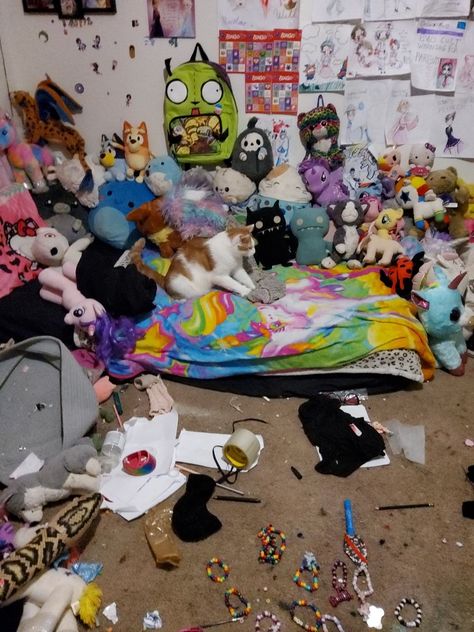 Pile Of Plushies, Weird Core Room, Weirdcore Bedroom, Weirdcore Room, Scene Room, Scene Bedroom, Cool Room Decor, Diy Room Decor For Teens, Room Hacks