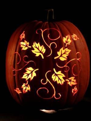 54 Fantastic Jack-O-Lantern Pumpkin Carving Ideas to Inspire You Mickey Minnie Love, Pumkin Decoration, Pumpkin Cravings, Cute Pumpkin Carving, Halloween Pumpkin Carving Stencils, Pumkin Carving, Pumpkin Carving Party, Halloween Fest, Creative Pumpkin Carving