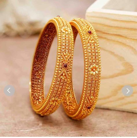 Jewellery Sets Bridal, Gold Bridal Jewellery, Couple Ring Design, Gold Jewels Design, Beautiful Beaded Jewelry, Gold Bangles For Women, Gold Bangle Set, Jewellery Design Sketches, Gold Mangalsutra Designs