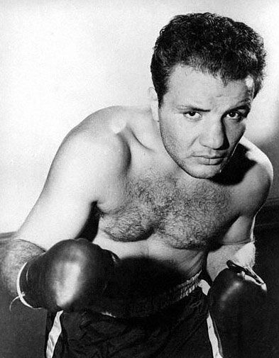 https://doyouremember.com/46300/jake-lamotta-raging-bull-boxer-died-95-fought-til-end Jake Lamotta, Sugar Ray Robinson, Bull Boxer, Sporting Legends, Boxing History, Boxing Champions, The Martin, Raging Bull, Sport Icon