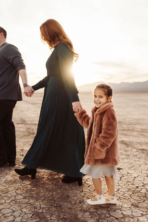 Dry Lake Bed Photoshoot, Vegas Photography, Dry Lake Bed, Las Vegas Photography, Mom And Me, Family Photoshoot, Camera Lens, Family Photographer, Las Vegas