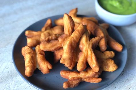 Pa Thong Ko Fried Bread, Coconut Custard, Thai Coconut, Fry Bread, Asian Inspiration, Fried Dough, Breakfast Of Champions, Tea Recipe, Sweetened Condensed Milk