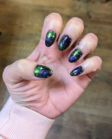 Alaskan Nails, Northern Lights Outfit, Northern Lights Nail Designs, Northern Light Nails, Northern Lights Nail Art, Iceland Nails, Aurora Borealis Nails, Alaska Nails, Northern Lights Nails