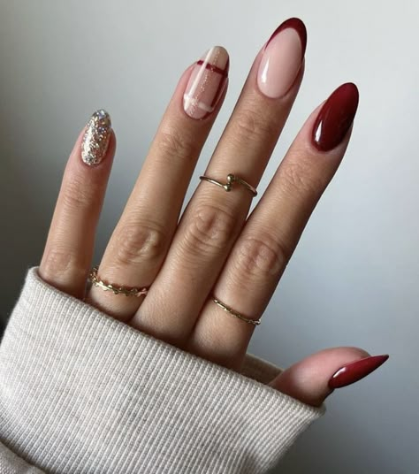 French Tips Silver, Winter French Nails, Silver French Tips, Gold French Tips, New Nails Design, Cute Short Nail Designs, Plaid Nail Designs, Nail Polish Art Designs, Cute Fall Nails