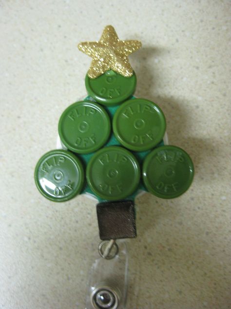 vial top christmas - so going to have to make one! Nurse Christmas Decorations, Nurse Crafts, Badge Holders Diy, Nurse Badges, Badge Reels Diy, Cookies And Candy, Diy Christmas Decor Ideas, Xmas Tree Decor, Diy Christmas Decor