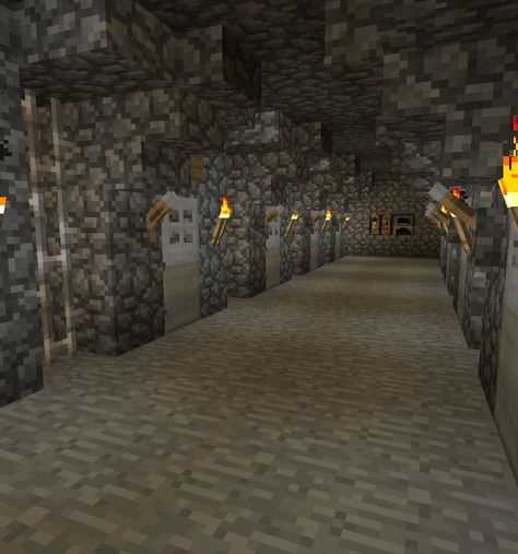 Multiplayer Server - Acacia Town - Castle's Dungeon Jail Minecraft Build, Minecraft Medieval Dungeon, Minecraft Castle Dungeon, Minecraft Multiplayer Ideas, Minecraft Dungeon Design, Minecraft Dungeons Ideas, Minecraft Jail Ideas, Minecraft Dungeon Build, Jail Minecraft