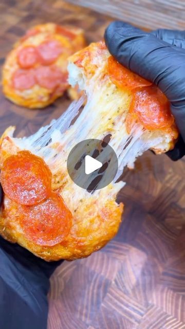 Bake Cook Eat Enjoy on Instagram: "Repost @cookingintheyard  Follow @cookingintheyard for more delicious recipes!  Stuffed Pizza Biscuits 🍕 Recipe ⬇️   Biscuit dough Pizza sauce Shredded Mozarella cheese That’s Amore seasoning Pepperoni  Of all the snacks out there- this might just be the best ever!  #pizza #snacks #appetizer #partyfood #snackfood #fingerfood #pizzaparty #holidayfood #cheese #pepperoni #pizzatoast #lowcarbsnack #lowcarbpizza #ketomeals #lowcarbideas #ketorecipes #glutenfreerecipes #easysnack #viralrecipe #cheesy #cheesepull #sandwich #lunch #snack #homemade #sogood #easyrecipe" Biscuit Dough Pizza, Pizza Biscuits, Stuffed Pizza, Biscuit Pizza, Sandwich Lunch, Dough Pizza, Pillsbury Recipes, Pizza Snacks, Biscuit Dough