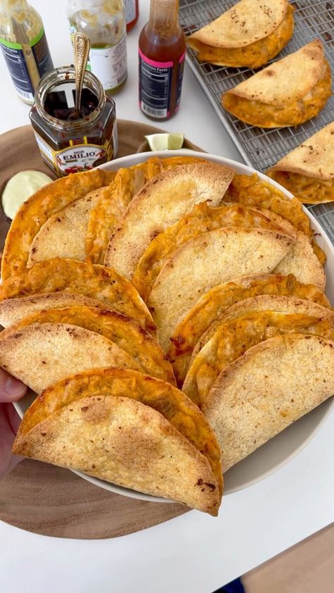 @mason_woodruff shared a video on Instagram: “Okay remember my OG baked tacos that everyone loved? These are way better. The blended tortillas make life SO much easier. And you still…” • Jun 5, 2022 at 5:52pm UTC Mason Woodruff Recipes, Mason Woodruff, Baked Tacos, Hispanic Dishes, Freezer Meal Prep, Easy Eat, Beef Recipes Easy, Easy Delicious Recipes, Food Is Fuel