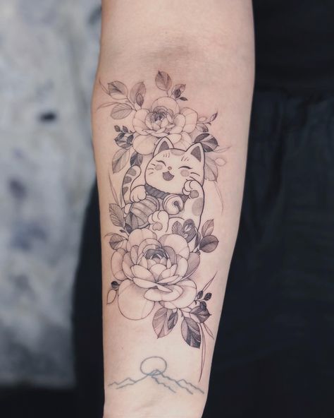 Waterlily Tattoos For Women, Japanese Inspired Tattoos For Women, Feminine Japanese Tattoos, Asian Tattoos For Women, Cute Cat Tattoos, Lucky Cat Tattoo, Cute Cat Tattoo, Cat Tattoos, Asian Tattoos