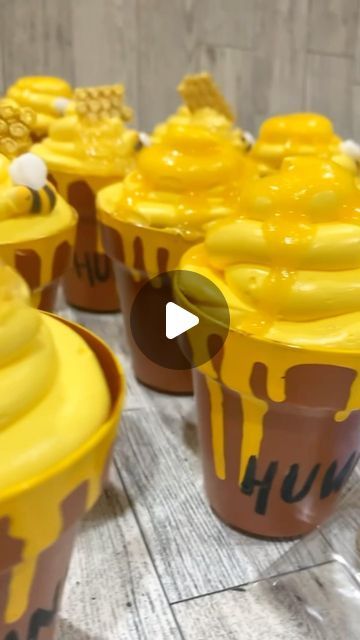 Pastries for Every Occasion on Instagram: "These honey pot cupcakes were all that and more!!😍😍 Everyone loved them and the treat table was a hit!!    #WinnieThePooh#BabyShowerCookies#BabyShowerIdeas#CustomCookies#CookieDecorating#BabyShowerInspo#EdibleArt#SugarCookies #WinnieThePoohParty#WinnieThePoohBabyShower#CookieArtist#CuteCookies#DessertTable #BabyShowerDesserts#CookieLove#HandDecoratedCookies#CookieDesign#BabyShowerFavors#PartyCookies#themedcookies#winnethepoohcupcakes #honeypot" Honey Pot Baby Shower Ideas, Honey Pot Cupcakes, Cupcakes Winnie Pooh, Diy Honey Pot, Honeycomb Cupcakes, Winnie The Pooh Dessert Table, Winnie The Pooh Cupcakes, Treat Table, Winnie The Pooh Honey