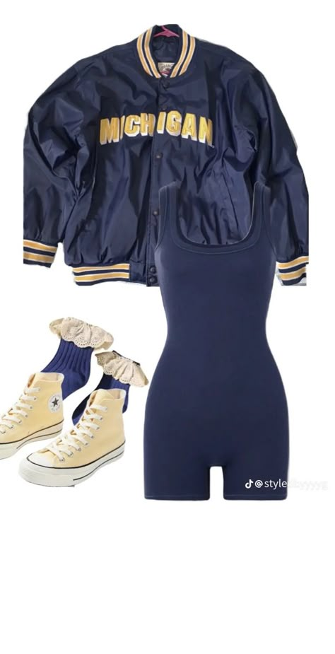 Michigan Tailgate Outfit, University Of Michigan Tailgate, Michigan Tailgate, Short Jumpsuit Outfit, Osu Game, Hockey Game Outfit, Hockey Outfits, J Lo Fashion, College Gameday Outfits