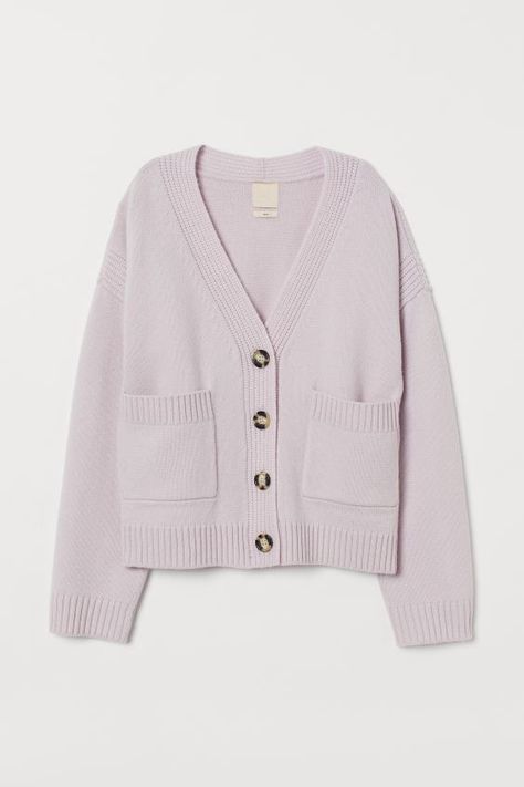 Best Cardigans, Dress Up Jeans, Purple Lady, Mode Chanel, Classic Cardigan, Style Cardigan, Simple Trendy Outfits, Wide Sleeves, Wool Cardigan