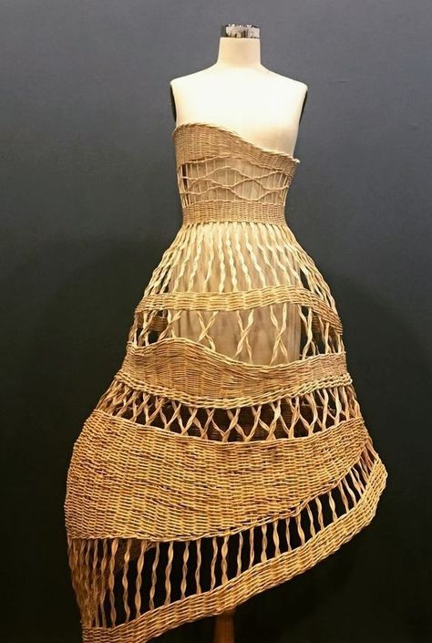 Corset Art, Sculpture Fashion, Bamboo Texture, Museum Fashion, Bamboo Dress, Scarf Women Fashion, Textured Dress, Brother In Law, Woven Dress