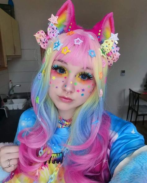 Decora Makeup, Aesthetic Town, Harajuku Makeup, Rainbow Monster, Pink And Orange Hair, Pastel Goth Makeup, Decora Harajuku, Monster Makeup, Kawaii Wigs