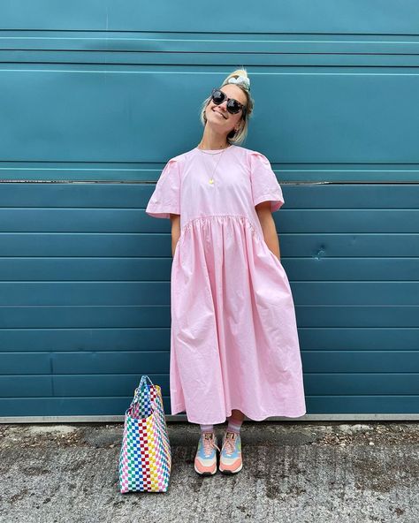 Pink Dress Casual Outfit, All Pink Outfit, Boxy Dress, Feminine Casual, B Fashion, Fashionista Clothes, Looks Street Style, Fashion Design Clothes, Very Excited