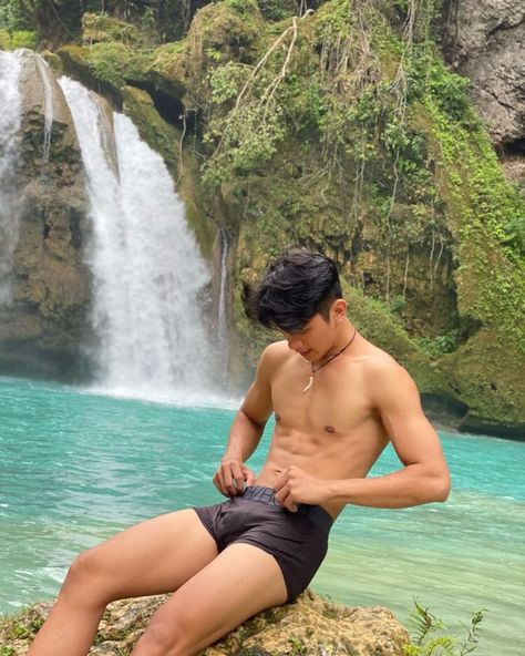 Handsome Boyfriend Pictures, Sixpack Cogan, Asian Male Model, Men Abs, Cool Boy Image, Handsome Asian Men, Hot Asian Men, Aesthetic Guys