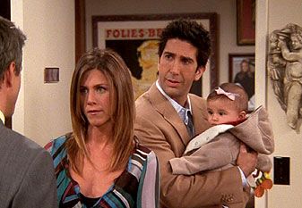 Rachel And Emma, Friends Best Episodes, Emma Geller Green, Rachel Green Hair, Joey Friends, Friends Best Moments, Rachel Friends, Jennifer Aniston Hair, Ross And Rachel