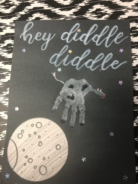 Hey Diddle Diddle Craft For Toddlers, Cow Handprint Craft, Hey Diddle Diddle Craft Preschool, Cow Handprint, Nursery Rhymes Crafts For Toddlers, Hey Diddle Diddle Craft, Nursery Rhyme Crafts For Kids, Hey Diddle Diddle Activities, Playing Preschool