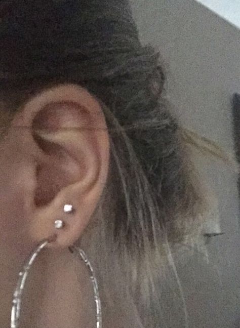 Third ear piercing Third Ear Piercing, Three Ear Piercings, Third Piercing, 90s Aesthetic, Ear Piercing, Glow Up?, Ear Piercings, Ear Cuff, Piercings