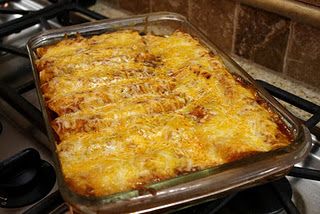 Luby's Cafeteria Cheese Enchiladas With Chili Sauce Easy Beef Enchiladas Recipe, Beef And Cheese Enchiladas, Beef Enchiladas Recipe, Easy Beef Enchiladas, Beef Enchilada Recipe, Restaurant Copycat, Cafeteria Food, Homemade Enchilada Sauce, Homemade Enchiladas