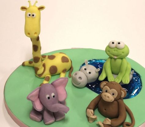 Zoo Animals Zoo Diorama Project, Mini Zoo Project For Kids, Clay Zoo Animals, Plasticine Ideas, Fondant Safari Animals Tutorial, Animal Centerpieces, Clay Animals Elephant, Zoo Art, Cake Models