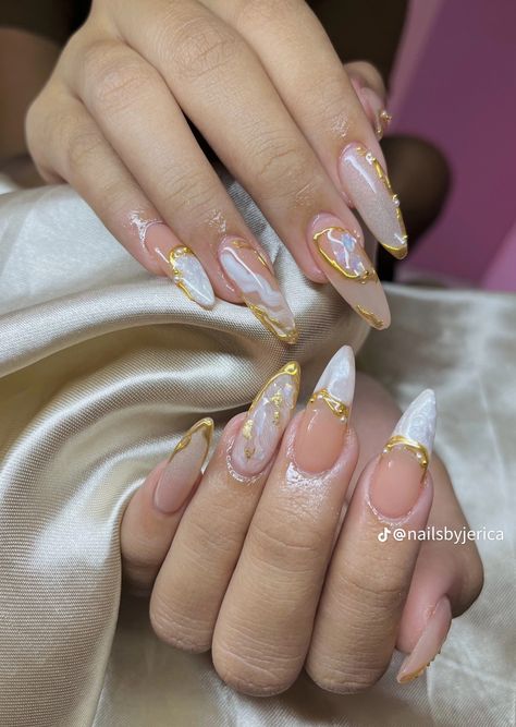 White And Gold Marble Nails, White And Gold Marble, Wave Nails, Beauty Hacks Nails, Fancy Nails Designs, Glamour Nails, Summery Nails, Girly Acrylic Nails, Long Acrylic Nails Coffin