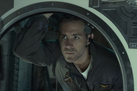 "Life" movie still, 2017.  Ryan Reynolds as Rory Adams.  PLOT: A six-member crew aboard the International Space Station discovers a rapidly evolving life form that caused extinction on Mars and now threatens all life on Earth.  Reynolds plays the ISS engineer. Clue Movie, Muppets Most Wanted, Life Movie, Survival Horror Game, Aliens Movie, Rebecca Ferguson, Sci Fi Horror, Netflix Streaming, Jake Gyllenhaal