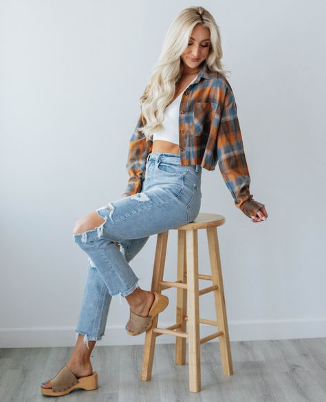 Your closet looks like it needs a cropped flannel in it 😉 Search: "Brandi Cropped Flannel" at wildoakboutique.com Cropped Flannel Outfits, Cropped Flannel, Flannel Outfits, Fall Styles, Mom Jeans, Fall Outfits, Autumn Fashion, Cute Outfits, Pants