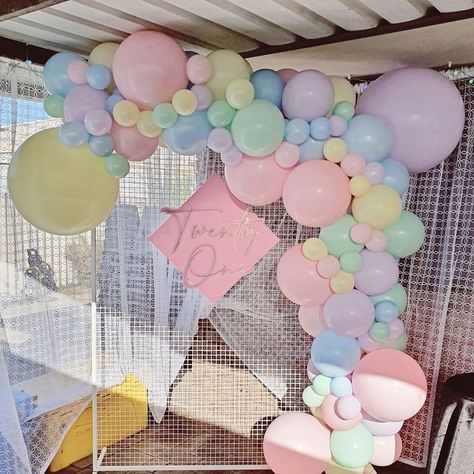 Pastel Balloon Garland Backdrop, Pastel 21st Birthday Decorations, Pastel Balloon Wall, Pastel Balloons Decoration, Pastel Themed Birthday Party Decorations, Pastel Baby Shower Ideas, Pastel Garland, Pastel Balloon Garland, Pastel Party Decorations