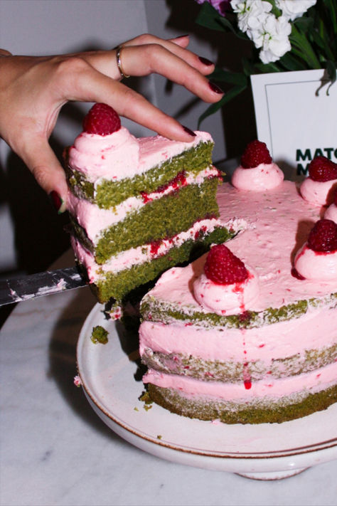 Matcha Matcha raspberry cake Matcha Raspberry, Raspberry Matcha, Baking Power, Matcha Milk, Raspberry Tea, Raspberry Cake, Matcha Powder, Cake Tins, Made In Heaven