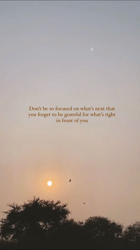 Sun Vibes Quotes, Moments Quotes Aesthetic, Aesthetic Ig Story Quotes, Sunset Motivational Quotes, Sunset Vibes Quotes, Sunset Quites, Aesthetic Lines For Insta Story, Sun Aesthetic Quotes, Instagram Story Ideas Aesthetic Quotes