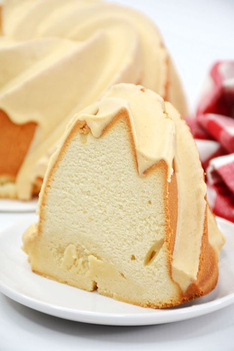 Mexican Tres Leches Bundt Cake Taco Bundt Cake Recipe, Mexican Milk Cake, Tres Leches Bundt Cake, Tortas Mexicanas Recipe, Mexican Cake Recipes, Edible Cupcakes, Easy Bundt Cake Recipes, Mexican Cake, Mexican Comfort Food