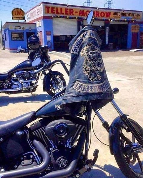 Sons Of Anarchy Mc, Aesthetic Bike, Sons Of Anarchy Motorcycles, Motorcycle Gang, Biker Clubs, Motorcycle Photography, Biker Aesthetic, Moto Vintage, Biker Gang