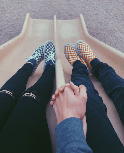 Cute Couple Park Pictures Ideas, Couple On Playground, Couple Playground Photoshoot, Playground Engagement Photos, Vans Couple Goals, Cute Grunge Couple, Park Couple Aesthetic, Grunge Couple Pictures, Orange Black Aesthetic