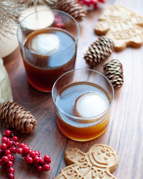 Bourbon Cocktail Recipe, Gingerbread Syrup, Classic Old Fashioned, Old Fashioned Drink, Bourbon Cocktail, Old Fashioned Recipe, Recipe Cover, Beverage Recipes, Gingerbread Recipe