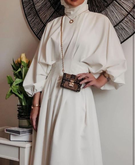 Modest Looks, Abaya Modest, Hijab Fashion Summer, Stile Hijab, Street Hijab Fashion, Modest Fashion Hijab, Muslim Fashion Hijab Outfits, Hijabi Fashion Casual, Mode Abaya