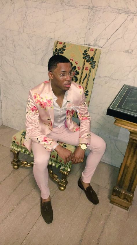 Guys Prom Outfit, Pink Prom Suit, Prom Outfits For Guys, Outfits For Guys, Homecoming Outfits For Guys, Prom Suits For Men, Prom Tuxedo, Black Men Fashion Swag