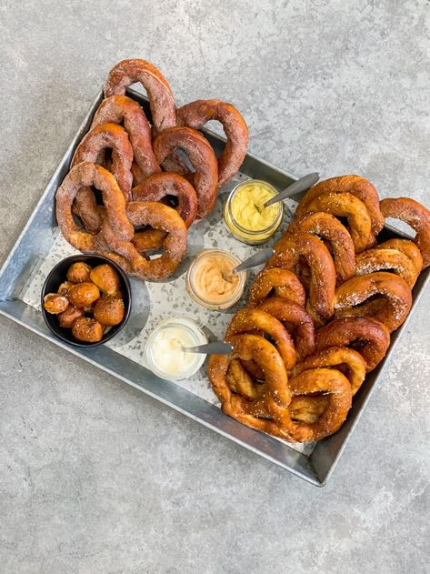 How to Create a DIY Soft Pretzel Board - Living in Yellow Soft Pretzel Board, Pretzel Board, Beer Cheese Recipe, Seasoned Pretzels, Pretzel Bars, Salted Pretzel, Oktoberfest Food, Beer Cheese Dip, Soft Pretzel