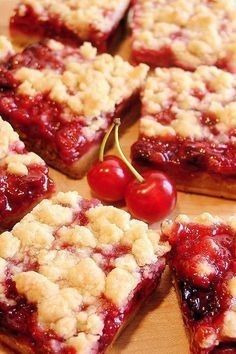 Easy Cherry Pie Bars are Our New Favorite Dessert Cherry Oatmeal Crumble Bars, Cherry Pie Crumble, Cherry Pie Bars Recipe, Sour Cherry Recipes, Cherry Recipes Dessert, Cherry Oatmeal, Cherry Pie Bars, Homemade Cherry Pies, Cherry Crumble